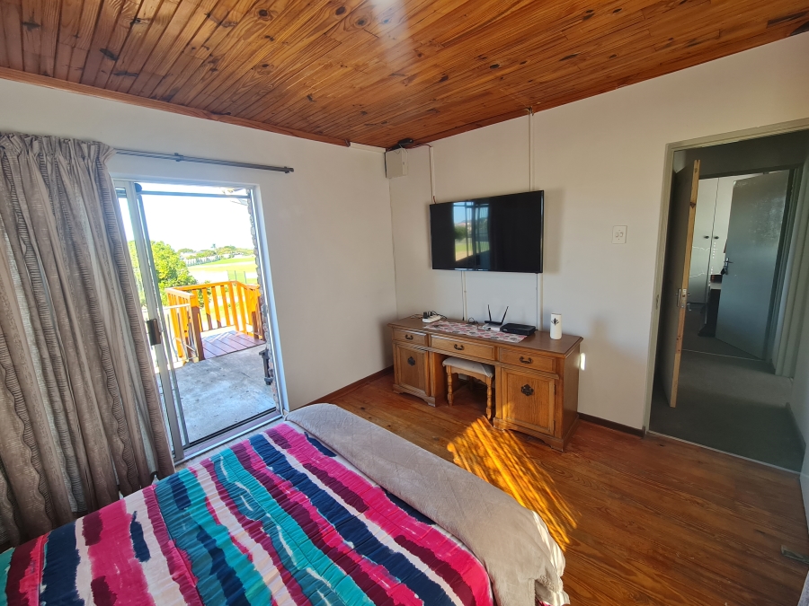 3 Bedroom Property for Sale in Wavecrest Eastern Cape